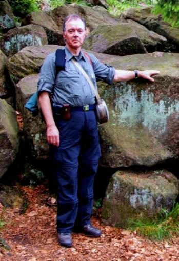 Nachlese VLS-Stammtisch November 2025 – 2 Die saarländischen Besucher vor dem Phönix Haus in Frankfurt/M.