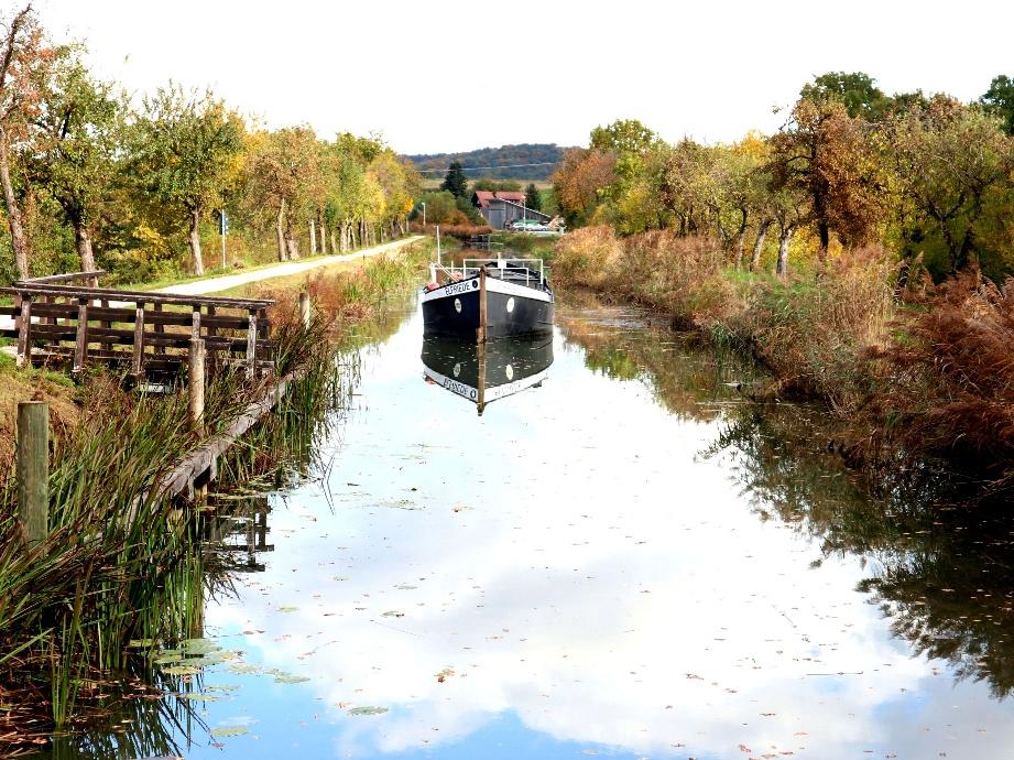 Nachlese VLS-Stammtisch November 2025 – 3. Die saarländischen Besucher vor dem Phönix Haus in Frankfurt/M.
